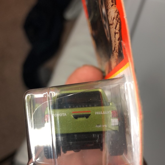 2018 Toyota Hilux - Picture 5 of 8